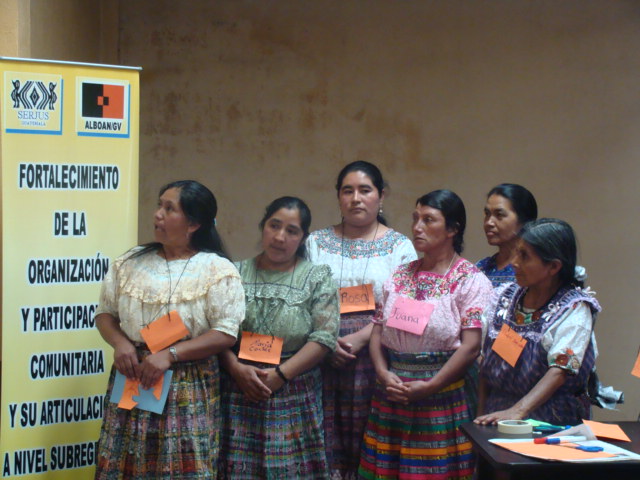 Foto acompa§amiento mujeres quiche (2)